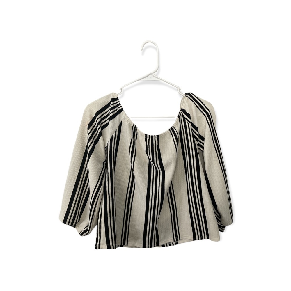White & black striped top